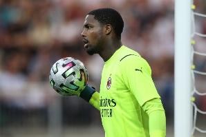 fb中国-隆戈：米兰今夏想出售迈尼昂，不会拒绝2500万至3000万欧元报价