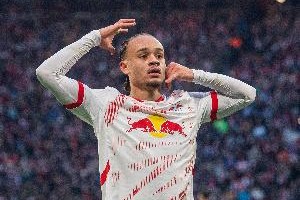 记者：红牛CEO明茨拉夫亲自介入西蒙斯交易，球员互换是可行方案